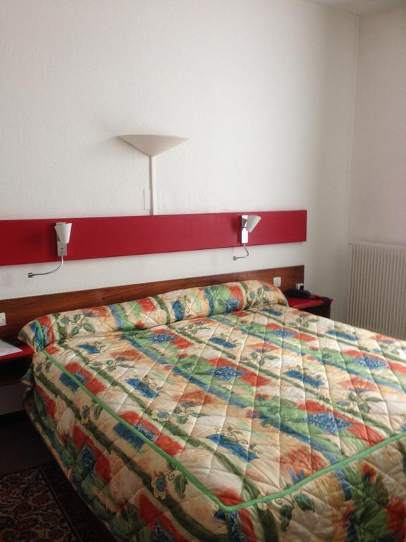 Hotel Union Sarreguemines Esterno foto